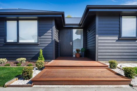 Photo of property in 6 Ivy Lane, Kelvin Grove, Palmerston North, 4414