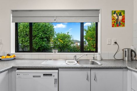 Photo of property in 14 Francis Skinner Place, Orewa, 0931