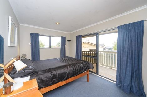Photo of property in 130 Hillcrest Drive, Kelvin Grove, Palmerston North, 4414