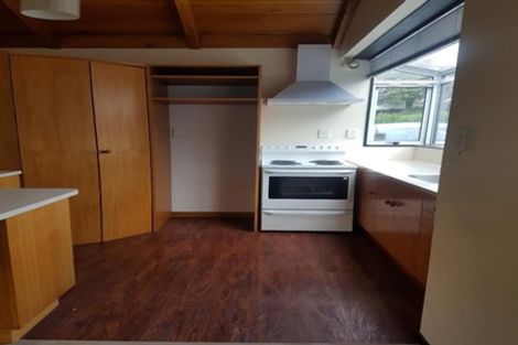 Photo of property in 2/2 Tiverton Crescent, Whalers Gate, New Plymouth, 4310