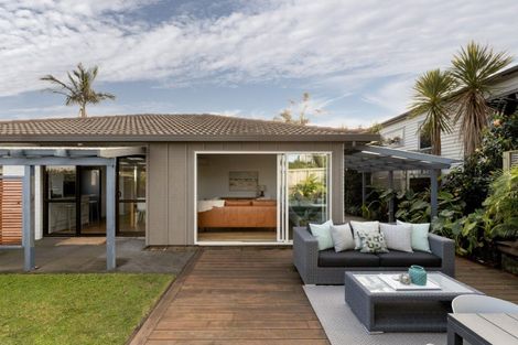 Photo of property in 1 Yale Street, Mount Maunganui, 3116