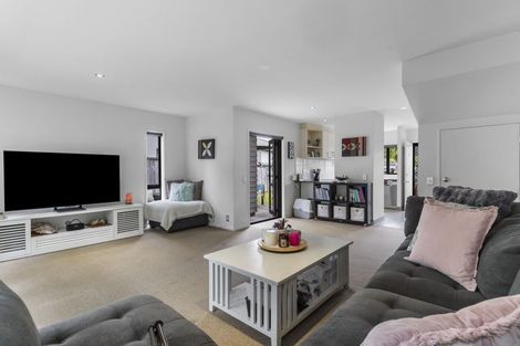Photo of property in The Grange, 32/92 Bush Road, Albany, Auckland, 0632