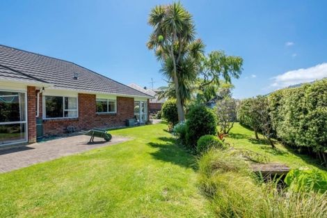 Photo of property in 9 Papawai Grove, Waikanae, 5036