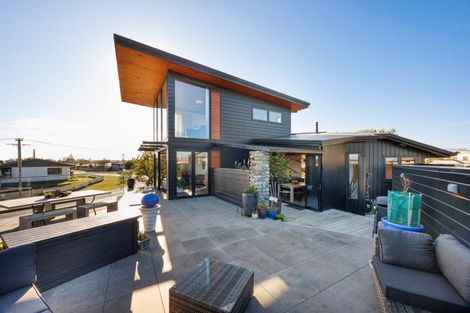 Photo of property in 6 Dawson Street, Foxton Beach, Foxton, 4815