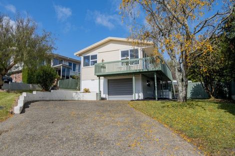 Photo of property in 18 Blakeborough Drive, Forrest Hill, Auckland, 0620