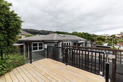 Photo of property in 30 Collins Avenue, Tawa, Wellington, 5028