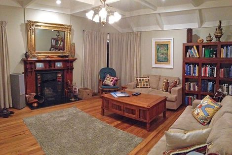 Photo of property in 16 Bridge View Road, Birkenhead, Auckland, 0626