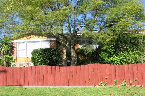 Photo of property in 2/2 Mickle Street, Te Atatu South, Auckland, 0610