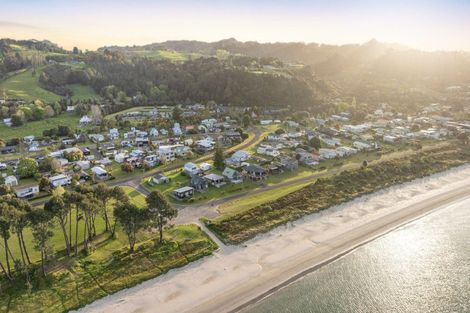 Photo of property in 2 Banks Street, Cooks Beach, Whitianga, 3591