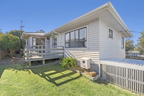 Photo of property in 6 Hughson Street, Waitara, 4320