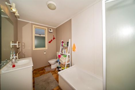 Photo of property in 10 Morrissey Street, Hawera, 4610