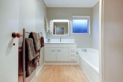 Photo of property in 37 Charlotte Street, Stanmore Bay, Whangaparaoa, 0932