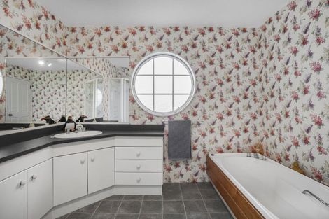 Photo of property in 15 Wood Street, Greytown, 5712