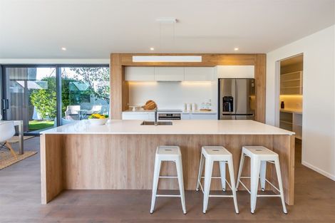 Photo of property in 2 Henridge Place, Avonhead, Christchurch, 8042