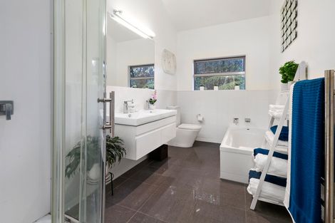 Photo of property in 190a Huia Road, Titirangi, Auckland, 0604