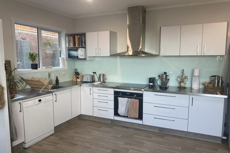 Photo of property in 30 Brighton Street, Island Bay, Wellington, 6023