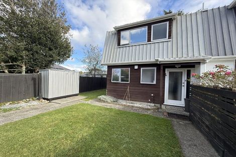 Photo of property in 8e Montgomery Crescent, Clouston Park, Upper Hutt, 5018