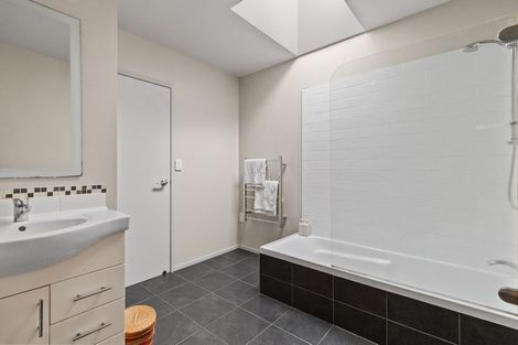 Photo of property in 32 Mount Avenue, Pauanui, Hikuai, 3579