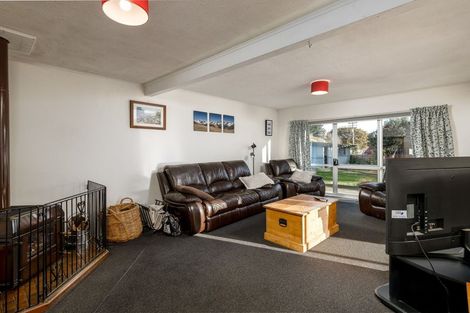 Photo of property in 15 Pembroke Street, Waimate, 7980