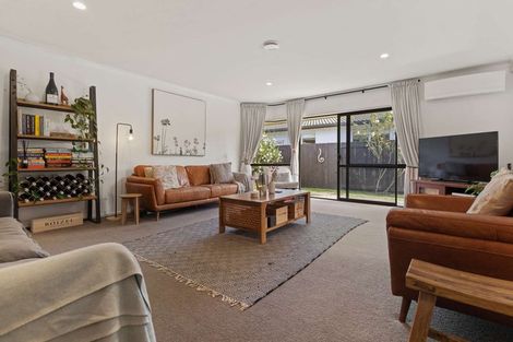 Photo of property in 11 Gibson Place, Papamoa Beach, Papamoa, 3118