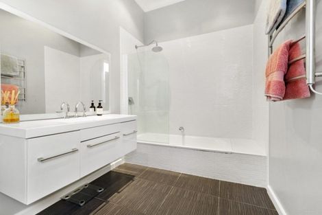 Photo of property in 99a Freyberg Street, Lyall Bay, Wellington, 6022