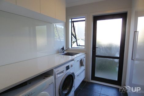 Photo of property in 7 Landmark Drive, Te Atatu Peninsula, Auckland, 0610