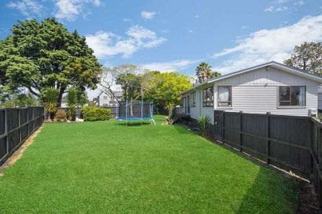 Photo of property in 64 Addington Avenue, Manurewa, Auckland, 2102