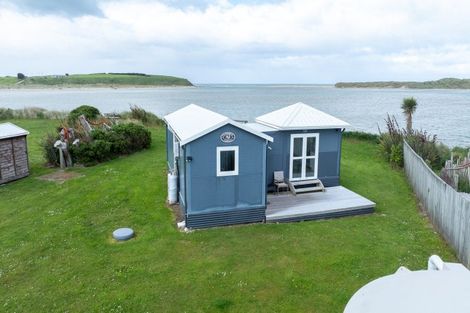 Photo of property in 60 Neva Street, Fortrose, Tokanui, 9875