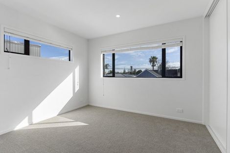 Photo of property in 2b Stokes Avenue, Te Atatu Peninsula, Auckland, 0610
