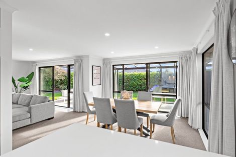 Photo of property in 31 Chestnut Close, Kelvin Grove, Palmerston North, 4414