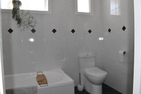 Photo of property in 6 Queen Street, Cambridge, 3434