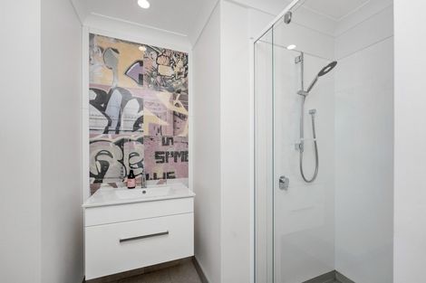 Photo of property in 52 Nimmo Avenue West, Waikanae, 5036