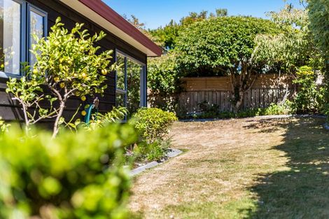 Photo of property in 122 Westchester Drive, Churton Park, Wellington, 6037