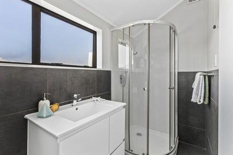 Photo of property in 52 Frobisher Street, Island Bay, Wellington, 6023