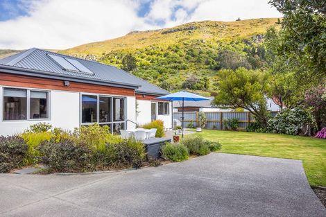 Photo of property in 1/3 Sumnervale Drive, Sumner, Christchurch, 8081