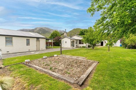Photo of property in 8a Sutherland Road, Omarama, 9412