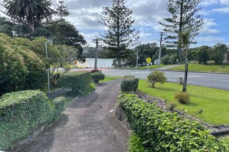 Photo of property in 2/918 Beach Road, Waiake, Auckland, 0630