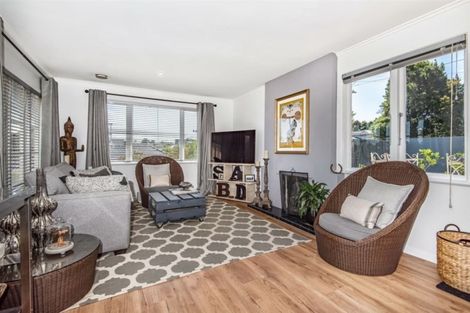 Photo of property in 1/30 Selwyn Crescent, Forrest Hill, Auckland, 0620