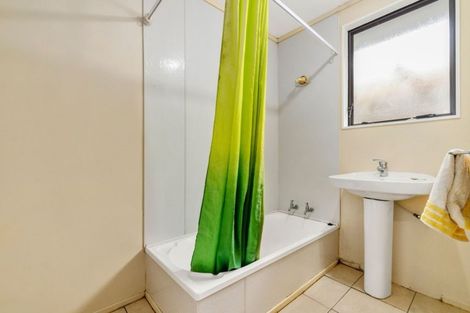 Photo of property in 1/71 Redcrest Avenue, Red Hill, Papakura, 2110