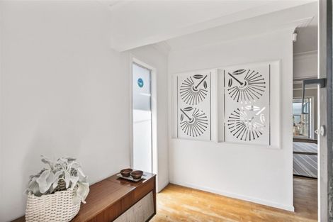 Photo of property in 28 Weldene Avenue, Glenfield, Auckland, 0629