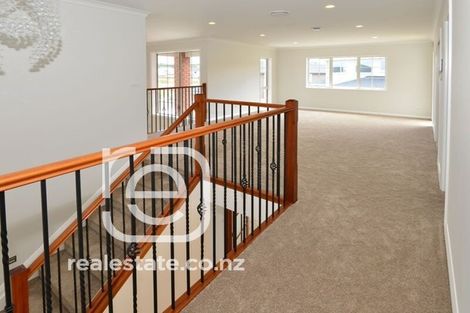 Photo of property in 68 Huntington Park Drive, Greenhithe, Auckland, 0632