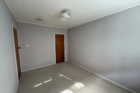 Photo of property in 1/701 Saint Aubyn, Saint Leonards, Hastings, 4120