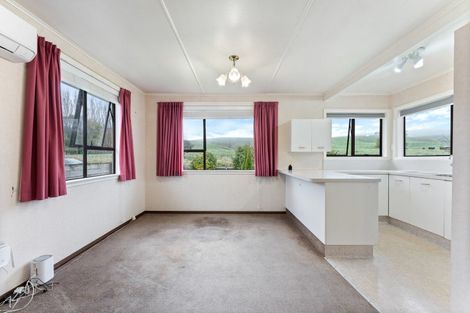 Photo of property in 8 Tudor Road, Pahiatua, 4910