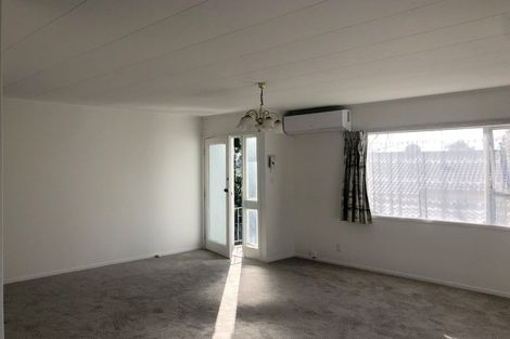 Photo of property in 26 Santiago Crescent, Unsworth Heights, Auckland, 0632