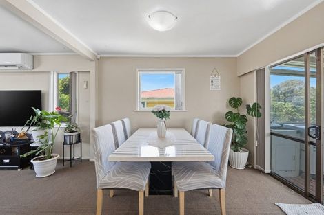 Photo of property in 69 Holmes Road, Manurewa, Auckland, 2102