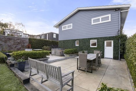 Photo of property in 84 Marine Parade, Mellons Bay, Auckland, 2014