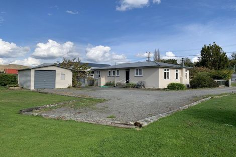 Photo of property in 36 Bruce Street, Hunterville, 4730