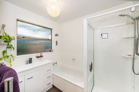 Photo of property in 25 Chums Road, Paraparaumu Beach, Paraparaumu, 5032