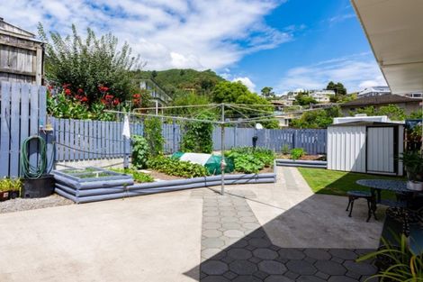 Photo of property in 40-42 Waikawa Road, Picton, 7220