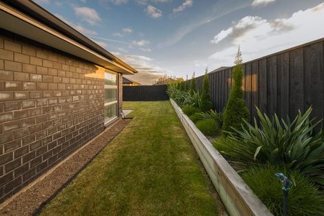 Photo of property in 33 Northmoor Boulevard, Rolleston, 7615